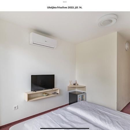 Sinus Premium Aparthotel Сиофок Екстериор снимка