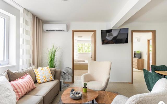 Sinus Premium Aparthotel Сиофок Екстериор снимка